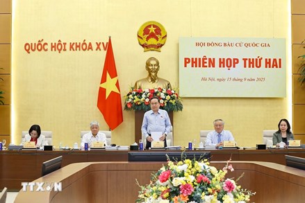 Chủ tịch Quốc hội Trần Thanh Mẫn chủ trì Phiên họp thứ hai của Hội đồng Bầu cử quốc gia