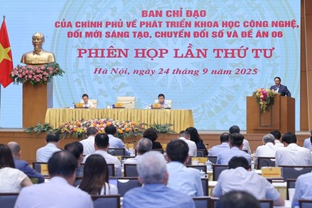 Thủ tướng: Các bộ, ngành, địa phương phải hoàn thiện cơ sở dữ liệu chậm nhất trong quý IV/2025