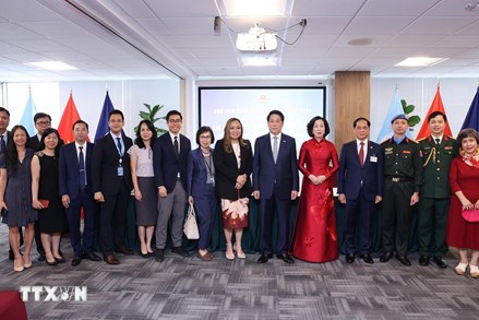 Chủ tịch nước gặp mặt cán bộ, nhân viên, đại diện cộng đồng người Việt Nam tại Hoa Kỳ