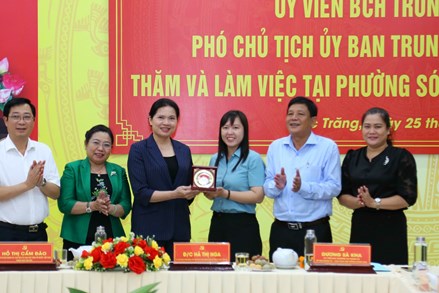 Phó Chủ tịch Hà Thị Nga thăm và làm việc tại phường Sóc Trăng, TP Cần Thơ 