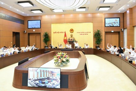 Thông qua Nghị quyết ban hành Quy chế tổ chức và hoạt động của Đoàn Hội thẩm