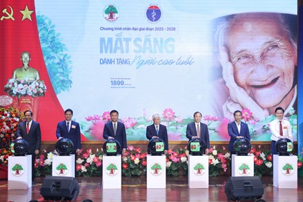 Phát động Tháng hành động vì người cao tuổi và chương trình “Mắt sáng cho người cao tuổi“