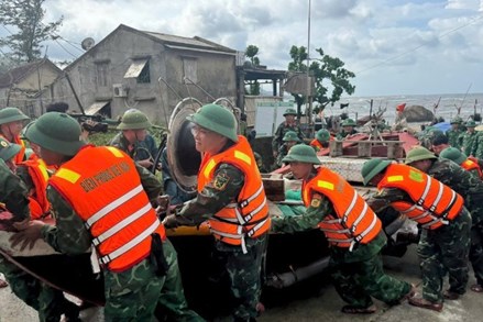 Chỉ đạo của Thường trực Ban Bí thư về việc ứng phó bão số 10 (Bualoi)
