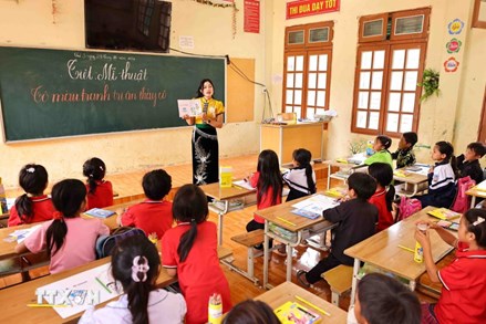 Hoàn thành việc xây dựng 100 trường học ở biên giới trước cuối tháng 8 năm 2026