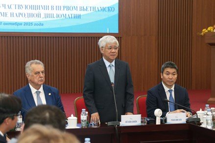 Đẩy mạnh hoạt động giao lưu nhân dân giữa hai nước Việt Nam - Liên bang Nga