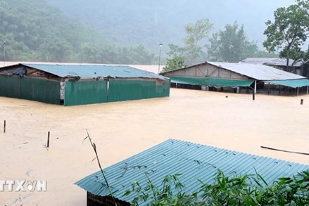 Thủ tướng: Không để người dân bị ảnh hưởng bão số 10 không có chỗ ở