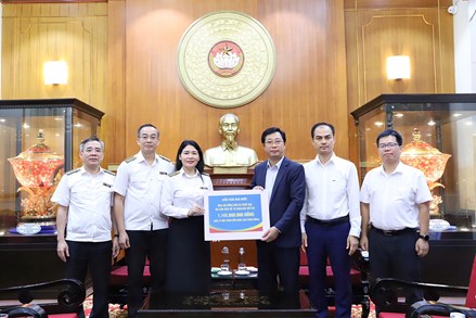 Ủy ban Trung ương MTTQ Việt Nam tiếp nhận ủng hộ đồng bào các tỉnh, thành phố khắc phục hậu quả do bão số 10 gây ra