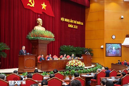 Biểu quyết giới thiệu nhân sự Ban chấp hành Trung ương khóa XIV 