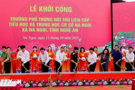 Tổng Bí thư Tô Lâm dự lễ khởi công trường nội trú liên cấp Na Ngoi, tỉnh Nghệ An