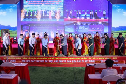 Thủ tướng dự lễ khởi công ngôi trường tại xã vùng núi cao biên giới Thanh Hóa