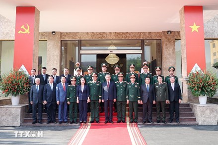 Tổng Bí thư dự Lễ kỷ niệm 80 năm Ngày truyền thống lực lượng vũ trang Quân khu 1 