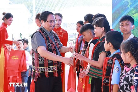 Thủ tướng dự Lễ khởi công trường học tại xã biên giới của Đà Nẵng 