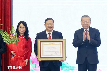 Tổng Bí thư dự Lễ kỷ niệm 95 năm Ngày truyền thống Văn phòng Trung ương Đảng