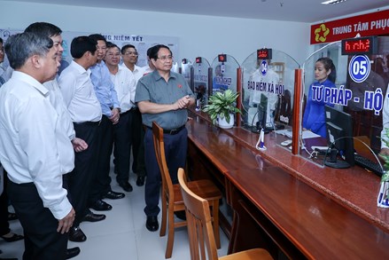 Thủ tướng kiểm tra vận hành chính quyền địa phương 2 cấp tại Cần Thơ