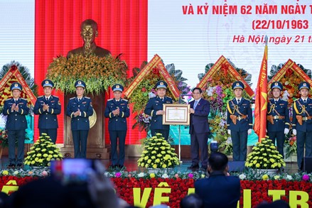 Thủ tướng: Phòng không - không quân là tuyến đầu phòng thủ chiến lược, cần nghiên cứu xây dựng "Vòm Phòng không bền vững"