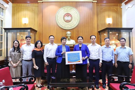 Góp thêm nguồn lực để đồng bào các tỉnh khắc phục hậu quả khi bão lũ đi qua