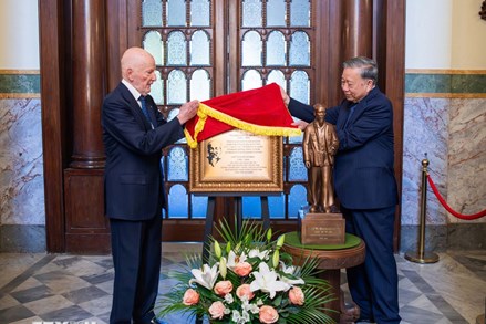 Tổng Bí thư Tô Lâm thăm nơi Bác Hồ từng ở tại Bulgaria 