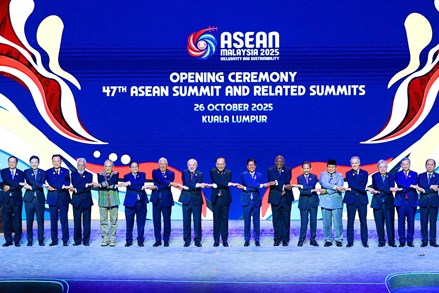 Thủ tướng dự khai mạc Hội nghị cấp cao ASEAN với 'dấu mốc lịch sử'