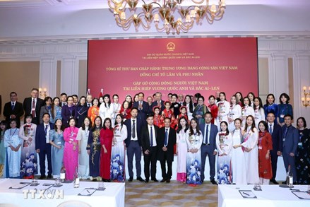 Tổng Bí thư Tô Lâm và Phu nhân với cộng đồng người Việt Nam tại Anh