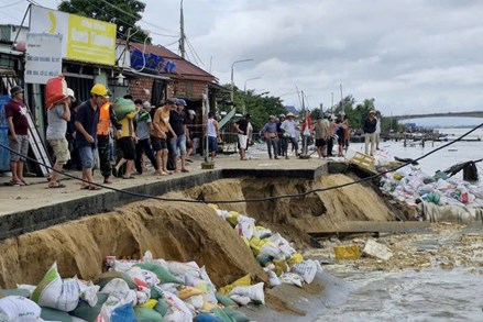 Thủ tướng Chính phủ Phạm Minh Chính ký Quyết định hỗ trợ khẩn cấp 100 tỷ đồng cho TP Đà Nẵng khắc phục thiệt hại do mưa lũ