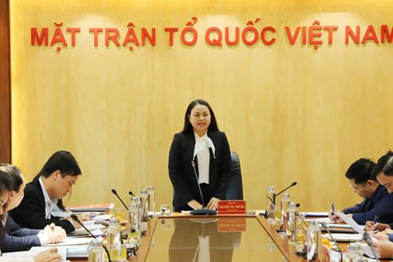 Phó Chủ tịch - Tổng Thư ký Nguyễn Thị Thu Hà cho ý kiến vào nội dung Đại hội đại biểu MTTQ Việt Nam tỉnh Thái Nguyên lần thứ I