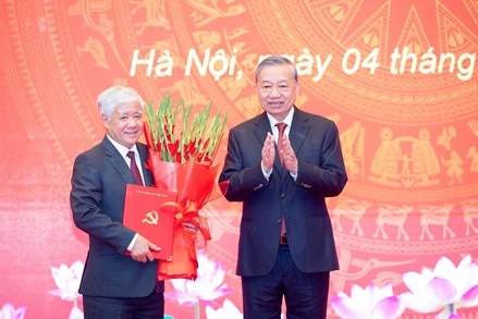 Đồng chí Đỗ Văn Chiến giữ chức Phó Bí thư Thường trực Đảng ủy Quốc hội