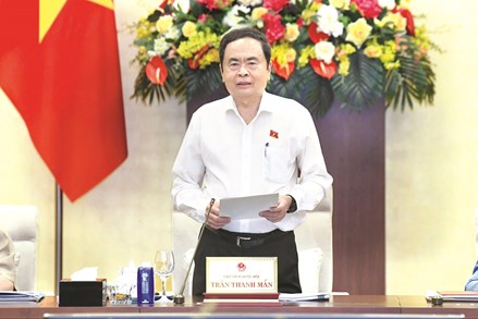 Ủy ban Thường vụ Quốc hội ban hành nghị quyết về công tác cán bộ