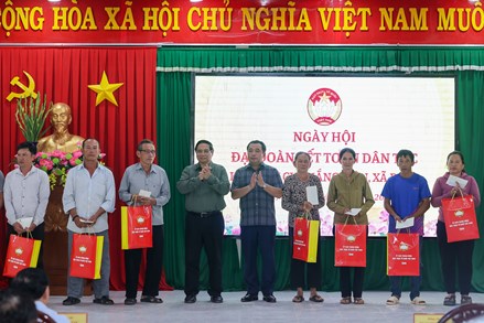 Thủ tướng Phạm Minh Chính dự Ngày hội Đại đoàn kết toàn dân tộc tại xã Đề Gi, tỉnh Gia Lai