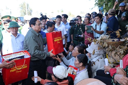 Thủ tướng Phạm Minh Chính kiểm tra công tác khắc phục hậu quả bão lũ tại Gia Lai