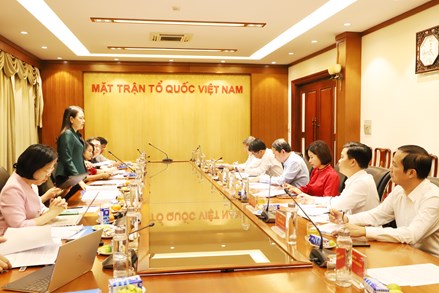 Phó Chủ tịch - Tổng Thư ký Nguyễn Thị Thu Hà cho ý kiến vào nội dung Đại hội đại biểu MTTQ Việt Nam tỉnh Ninh Bình