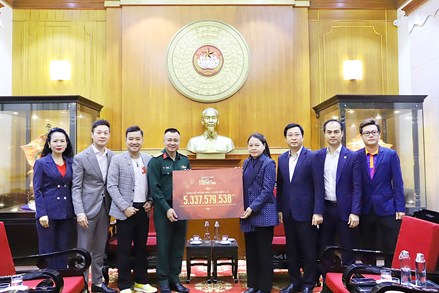 Gần 1.390 tỷ đồng đăng ký ủng hộ đồng bào vùng lũ qua số tài khoản của Ban Vận động cứu trợ Trung ương