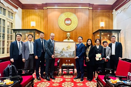 Đoàn Hội thánh Nhân chứng Giê-hô-va chào thăm Ủy ban Trung ương Mặt trận Tổ quốc Việt Nam