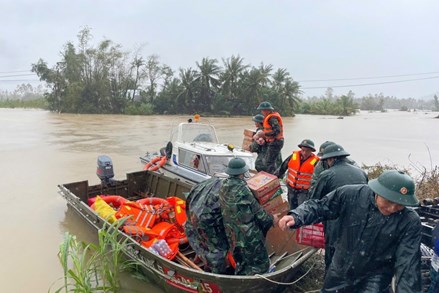 Chính phủ hỗ trợ khẩn cấp 700 tỷ đồng cho 4 tỉnh khắc phục thiệt hại do mưa lũ