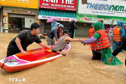 Thông báo số 99-TB/TW: Bộ Chính trị, Ban Bí thư thành lập 5 đoàn công tác tiếp tục đi kiểm tra, chỉ đạo khắc phục hậu quả mưa, lũ