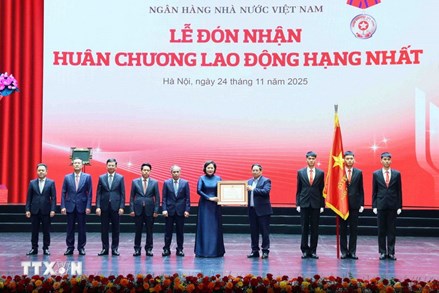 Thủ tướng: Ngành ngân hàng bảo đảm tăng trưởng tín dụng đúng và trúng 