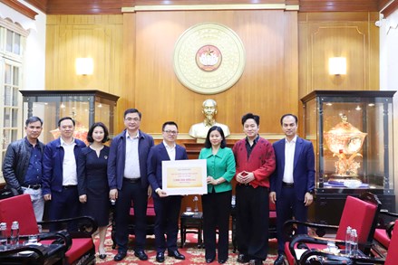 Báo Nhân dân ủng hộ số tiền 3 tỷ đồng hỗ trợ đồng bào các tỉnh miền Trung, Tây Nguyên khắc phục hậu quả do bão lũ gây ra