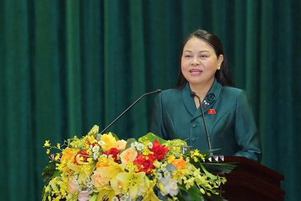 Phó Chủ tịch - Tổng Thư ký Nguyễn Thị Thu Hà tiếp xúc cử tri Ninh Bình sau kỳ họp thứ 10