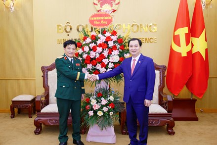 Ủy ban Trung ương MTTQ Việt Nam chúc mừng Bộ Quốc phòng nhân kỷ niệm 81 năm Ngày thành lập Quân đội nhân dân Việt Nam