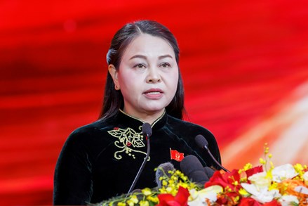 Đoàn Chủ tịch UBTƯ MTTQ Việt Nam đoàn kết, chung sức đồng lòng, biến thi đua thành hành động vì tương lai tươi sáng của dân tộc