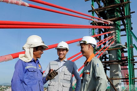 Chỉ thị số 58-CT/TW về tăng cường sự lãnh đạo của Đảng đối với công tác tuyên truyền, giáo dục chính trị, tư tưởng, pháp luật cho công nhân trong tình hình mới