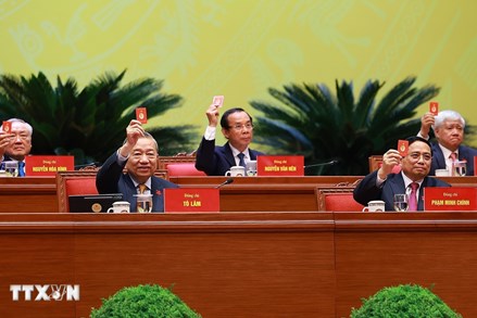 Thông cáo báo chí về ngày làm việc thứ hai Đại hội đại biểu toàn quốc lần thứ XIV của Đảng