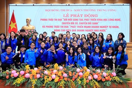 Thủ tướng: Số hóa tạo đà-Xanh hóa lan tỏa-Doanh nghiệp bứt phá-Đất nước vươn xa 