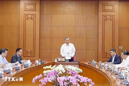 Tổng Bí thư Tô Lâm: Cần có chiến lược cụ thể nhằm tái cơ cấu nền kinh tế