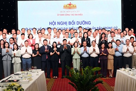 Phó Chủ tịch Quốc hội Nguyễn Thị Thanh dự Hội nghị bồi dưỡng “Giới thiệu về Quốc hội cho người lần đầu trúng cử đại biểu Quốc hội”