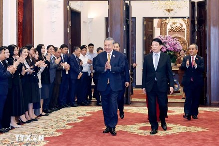 Tổng Bí thư, Chủ tịch nước Tô Lâm gặp mặt cán bộ Văn phòng Chủ tịch nước