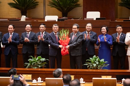 Quốc hội phê chuẩn bổ nhiệm 6 Phó Thủ tướng, 17 Bộ trưởng và các thành viên khác của Chính phủ