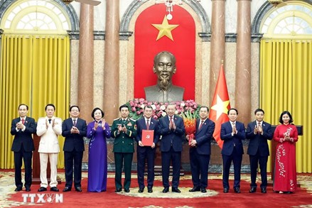 Tổng Bí thư, Chủ tịch nước chủ trì hội nghị công bố các quyết định đối với Chính phủ