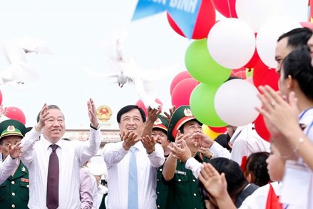 Tổng Bí thư, Chủ tịch nước Tô Lâm dự Lễ Thượng cờ 'Thống nhất non sông'