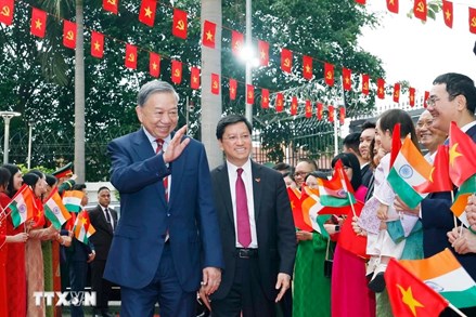Tổng Bí thư, Chủ tịch nước Tô Lâm gặp gỡ cộng đồng người Việt Nam tại Ấn Độ 