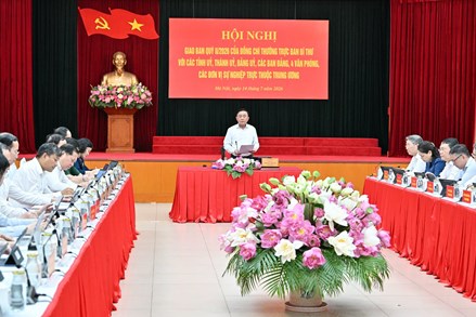 Thường trực Ban Bí thư Trần Cẩm Tú: Tập trung tháo gỡ điểm nghẽn về thể chế, không để phát sinh khoảng trống pháp lý